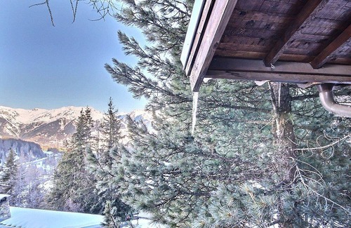 Plagne 1800 Ski Chalet | Spacious Chalet for 15, Sauna & Jacuzzi, Near Slopes in La Plagne