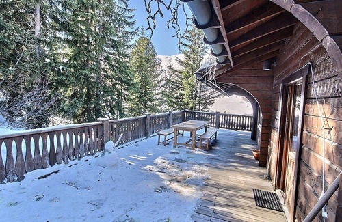 Plagne 1800 Ski Chalet | Spacious Chalet for 15, Sauna & Jacuzzi, Near Slopes in La Plagne