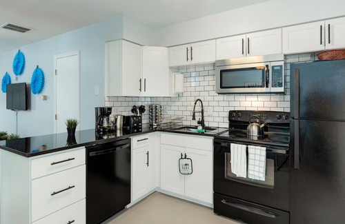 Carrboro House | Spacious & Charming ★ UNC Home ★ Monthly Townhome ★ Pet Friendly