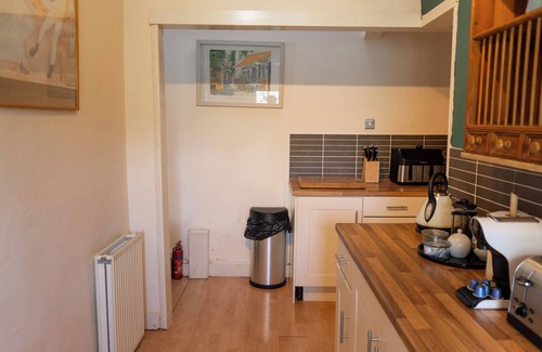 Borth-y-Gest Apartment | Spacious coastal property with stunning sea views, terrace and garden. Tranquil.