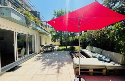 La Rochelle Apartment | Spacious cocoon with pool in La Rochelle