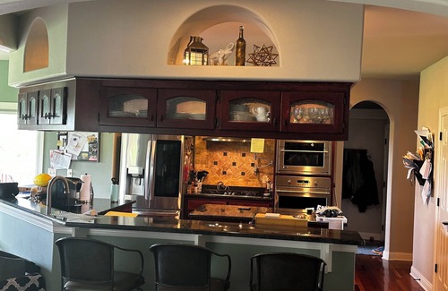 Menomonee Falls House | SPACIOUS COMFORT outside Milwaukee. 3 story 5 bdr.Only 15 min from downtown.