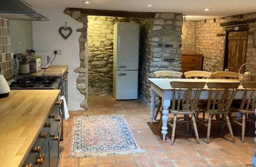 Pickering Cottage | Spacious Comfortable 17th Century Yorkshire Longhouse. Great Holiday Location!