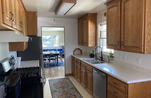 Rapid City House | Spacious, comfortable, clean, central location!