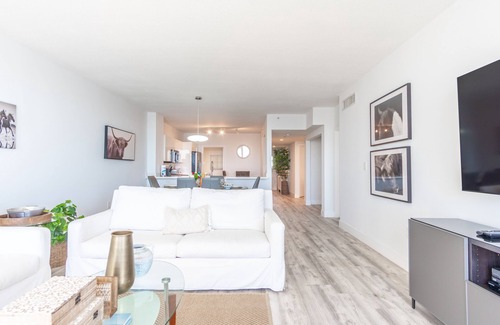 Sunny Isles Beach Condo | Spacious condo with beautiful water views | WIFI 100+ Mbps
