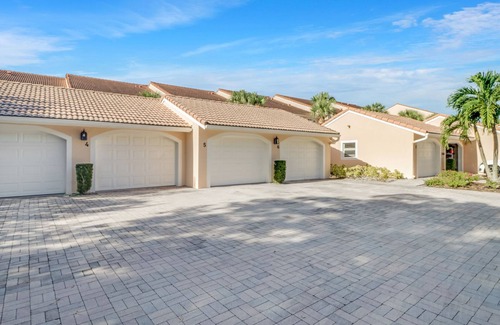 Naples Apartment | Spacious Condo in Naples FL/Spacieux condo à Naples, FL