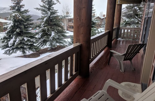 Pinebrook Condo | Spacious condo with killer mountain views