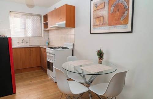 Perth Apartment | Spacious & Cosy Self-contained Apartment