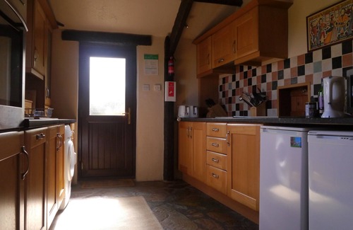 Tintagel Cottage | Spacious Cottage With Sea Views
