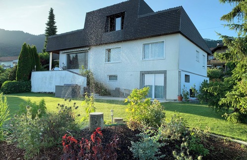 Gunsberg Villa | Spacious country house for group retreats in the Solothurn Jura