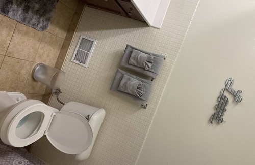 Troy Apartment | Spacious & Cozy 2 Bed 2 Bath