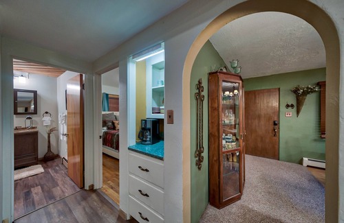 Cody House | Spacious cozy home, walking distance to Downtown