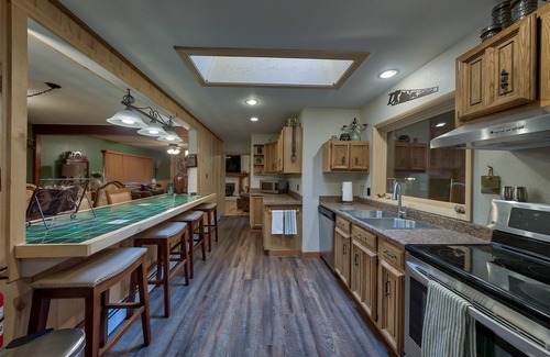 Cody House | Spacious cozy home, walking distance to Downtown