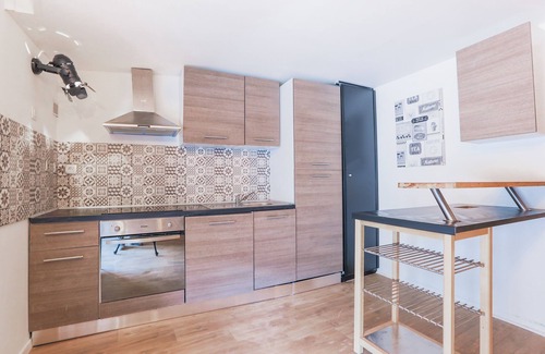 Orcines Apartment | Spacious Cozy Nest at the Center Royat