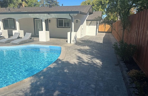 Modesto House | Spacious cozy Oasis retreat with private pool Backyard