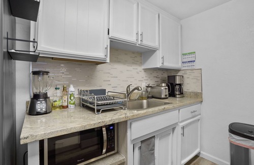 Carmichael House | Spacious Cul-de-Sac Home/Close I-80 & Cal Expo