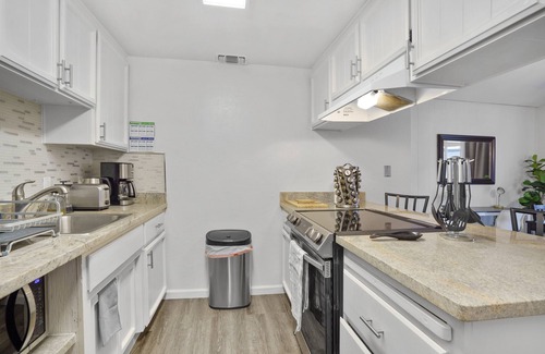 Carmichael House | Spacious Cul-de-Sac Home/Close I-80 & Cal Expo
