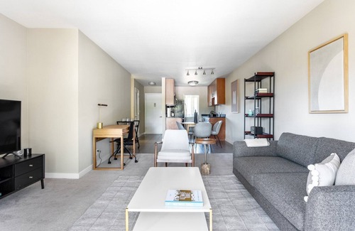 Cupertino Apartment | Spacious Cupertino 2BR w/Pool, BBQ, Gym, near Shopping, by Blueground