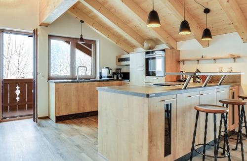 Garmisch-Partenkirchen Apartment | Spacious Top Floor Apartment "Partnachklamm" with Mountain View & Balcony
