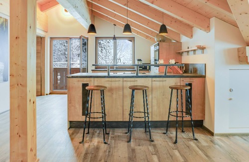 Garmisch-Partenkirchen Apartment | Spacious Top Floor Apartment "Partnachklamm" with Mountain View & Balcony