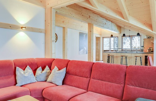Garmisch-Partenkirchen Apartment | Spacious Top Floor Apartment "Partnachklamm" with Mountain View & Balcony