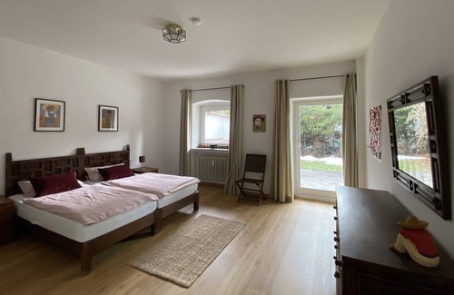 Garmisch-Partenkirchen Apartment | Spacious & sunny 3 bedroom apartment with garden