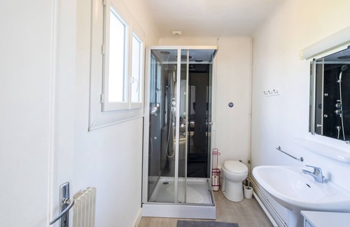 Yzosse House | Spacious detached single-storey house with terrace, private garden & Wi-Fi