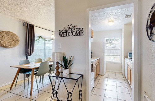 Oak Creek House | Spacious dog-friendly home, close to park with patio, AC, & W/D