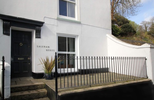 Cawsand House | Spacious dog friendly family home, minutes walk to three safe beaches. Sleeps 8