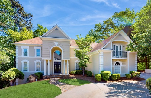 Roswell House | Spacious, dog-friendly home with home theater, game room & 2 kitchens