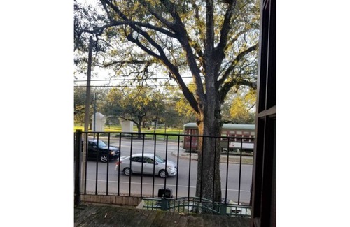 Central Carrollton Association House | Spacious double-sided with a fantastic view
