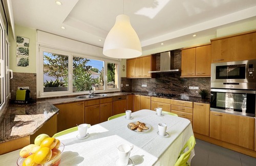 Viladamat Villa | Spacious dream house with pool and garden for the whole family.
