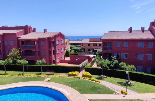 Calafat Apartment | Spacious Duplex with Pool, 200m from the Sea in Costa Dorada, Ideal for Families