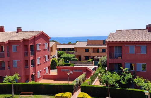 Calafat Apartment | Spacious Duplex with Pool, 200m from the Sea in Costa Dorada, Ideal for Families