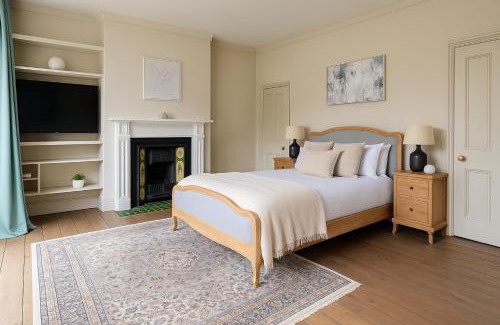 Clapham Apartment | Spacious & Elegant House in Clapham
