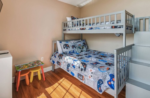 Eagle Pointe South House | Spacious&Elegant pvt Pool & pvt Fenced Playground