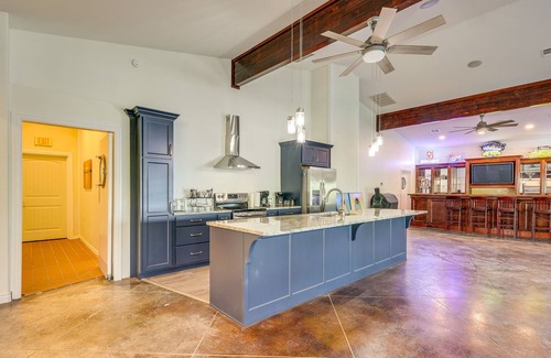 Tia Juana House | Spacious Eucha Vacation Rental w/ Lake Views!