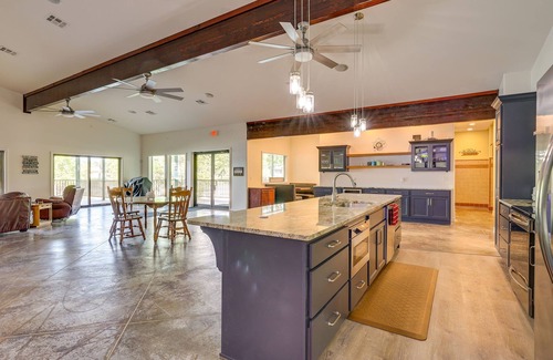 Tia Juana House | Spacious Eucha Vacation Rental w/ Lake Views!