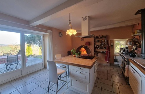 Saint-Jean-la-Vetre Cottage | Spacious family lodge with terrace, up to 14 people