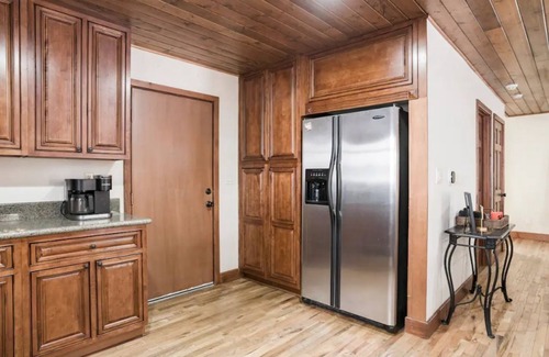 Sugarloaf Cabin | Spacious Family Escape with Theater, Hot Tub, Pool Table, A/C and Pet Friendly