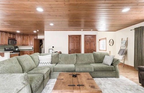 Sugarloaf Cabin | Spacious Family Escape with Theater, Hot Tub, Pool Table, A/C and Pet Friendly