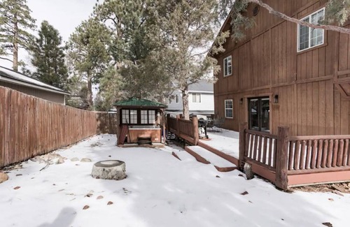 Sugarloaf Cabin | Spacious Family Escape with Theater, Hot Tub, Pool Table, A/C and Pet Friendly