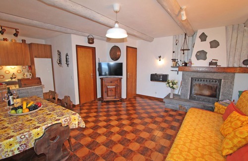 Riazzino House | Spacious Family-Friendly Holiday Home with Stunning Mountain Views