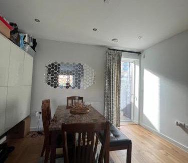 Stratford House | Spacious & Family Friendly 3BD House - Stratford