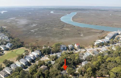 Saint Helena Island House | Spacious Family Getaway with Resort Amenities, Guest Cards and Golf Cart Included!