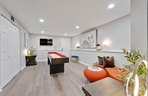 Hanover Park House | Spacious Family Getaway LCP Collection