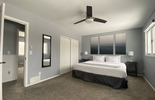 Brooklyn Park House | Spacious Family Home and Private Attached Studio