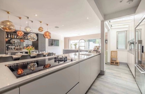 Windsor House | Spacious Family Home near Windsor