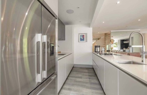 Windsor House | Spacious Family Home near Windsor