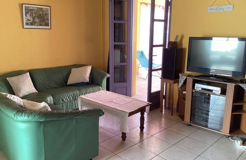 Le Tampon House | Spacious family home.personalized welcome for 6 people.between sea and mountains